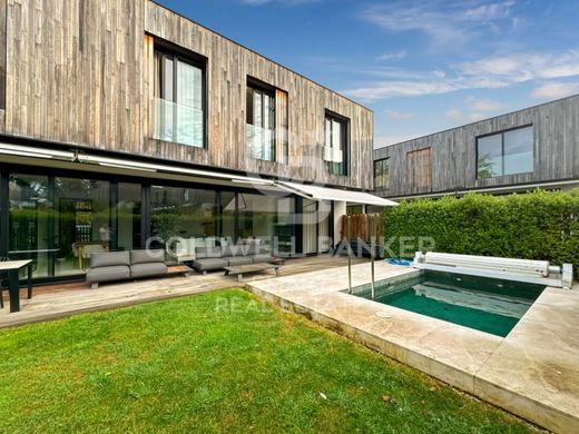 Элитный дом, Олейрос, Provincia da Coruña