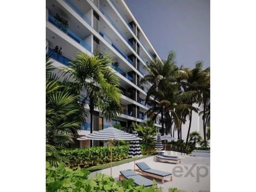 Apartment / Etagenwohnung in Funchal, Madeira