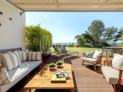 Apartment / Etagenwohnung in Cascais, Lissabon
