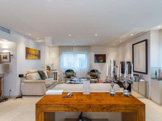 아파트 / São Domingos de Benfica, Lisbon