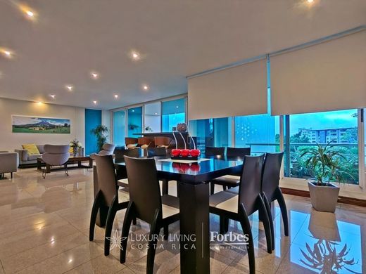 Apartment / Etagenwohnung in Escazú, Provincia de San José