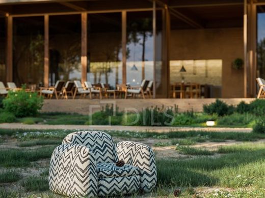 Apartment / Etagenwohnung in Aroeira, Almada