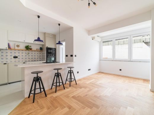 Apartment / Etagenwohnung in Misericórdia, Lisbon