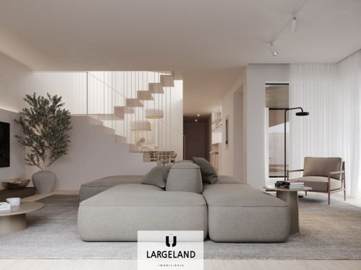 Элитный дом, Santa Maria da Feira, Distrito de Aveiro