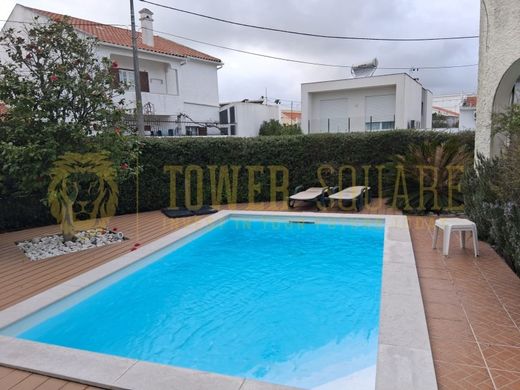 Casa Unifamiliare a Charneca de Caparica, Almada