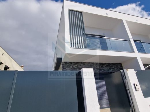 Villa multifamiliale à Seixal, Distrito de Setúbal