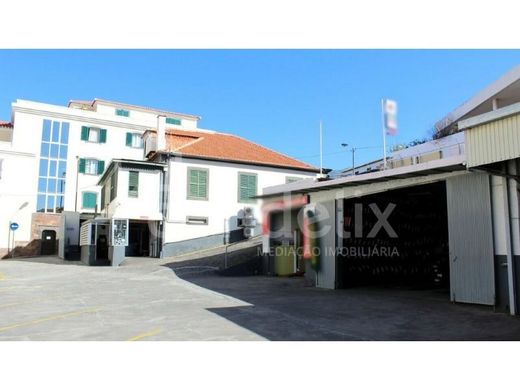 Complexes résidentiels à Funchal, Madère