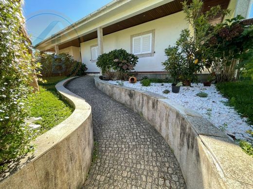 منزل ﻓﻲ Cabeceiras de Basto, Distrito de Braga