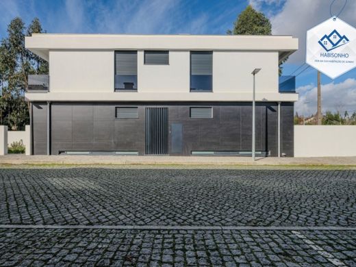 Πολυτελή κατοικία σε Εσπίνιο, Espinho