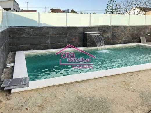 Chalet Pareado en Seixal, Setúbal