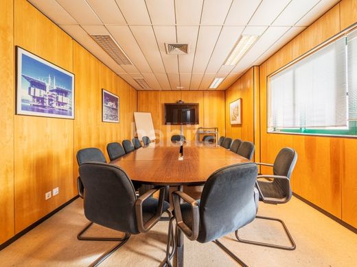 Офис, Oeiras, Distrito de Lisboa