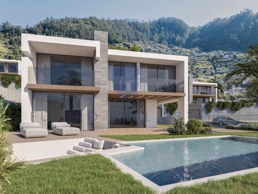 Luxury home in Calheta, Madeira