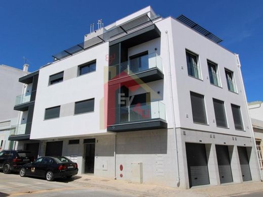 Apartment / Etagenwohnung in Faro, Distrito de Faro