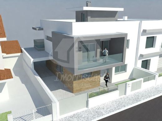 Semidetached House in Loures, Lisbon