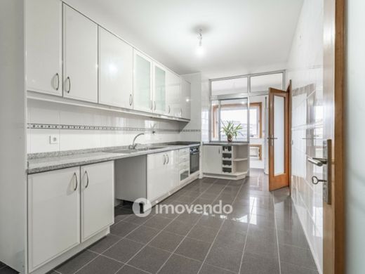 Apartment / Etagenwohnung in Maia, Distrito do Porto