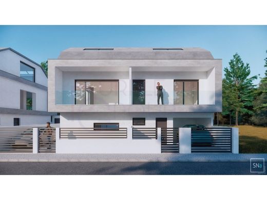 Semidetached House in Seixal, Distrito de Setúbal