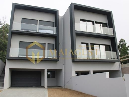 Элитный дом, Santa Maria da Feira, Distrito de Aveiro