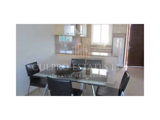 아파트 / Germasógeia, Limassol District