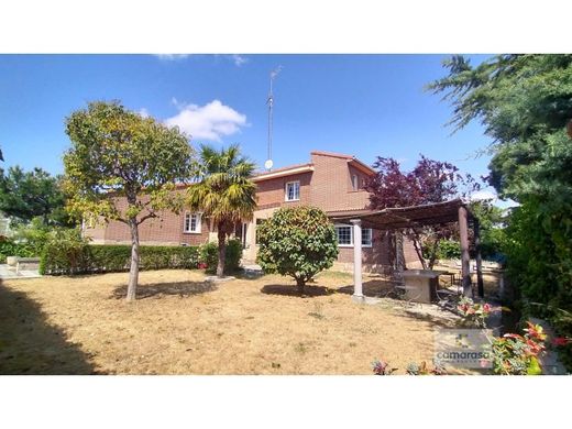 Maison de luxe à Ávila, Avila