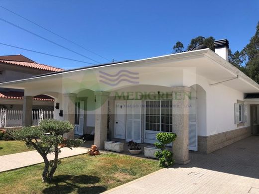 Casa di lusso a Santa Maria da Feira, Distrito de Aveiro