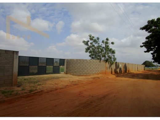 Grond in Viana, Luanda Province
