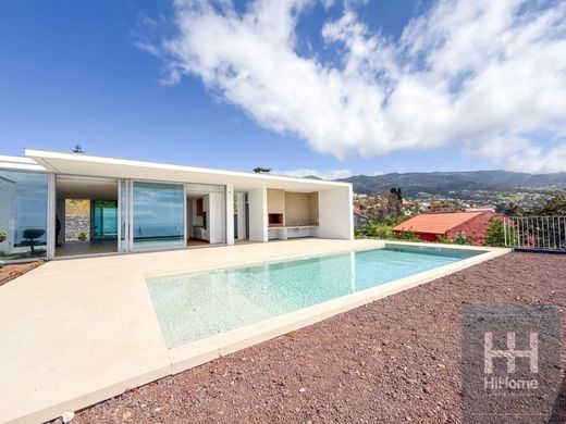 Luxury home in Calheta, Madeira