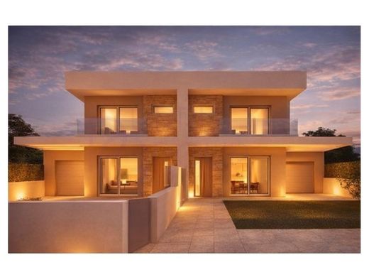 Смежная Вилла, Seixal, Distrito de Setúbal