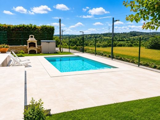 Casa de luxo - Bàscara, Gerunda