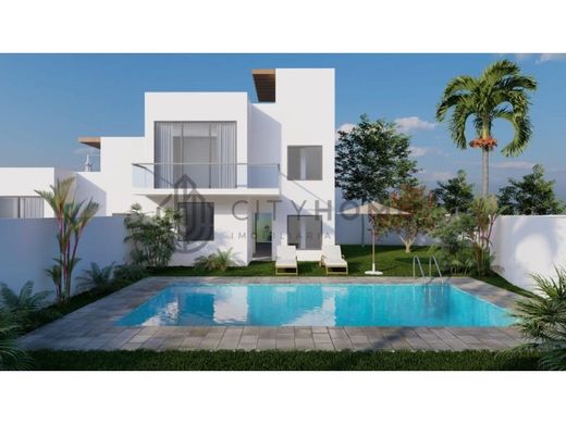 Semidetached House in Santa Cruz, Madeira