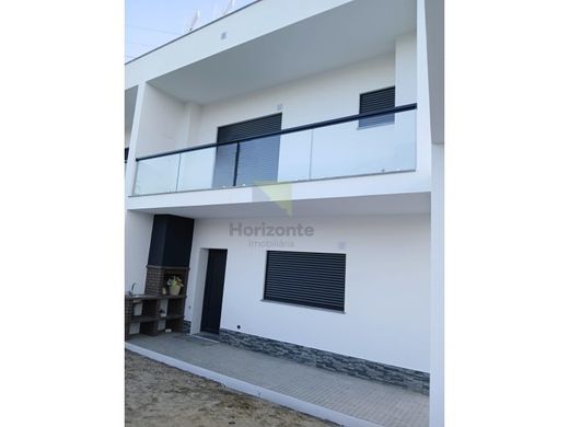 Semidetached House in Seixal, Distrito de Setúbal