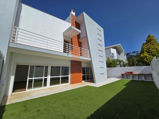 Semidetached House in Sesimbra, Distrito de Setúbal