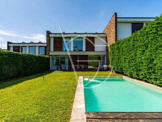 Villa multifamiliale à Santo Tirso, Distrito do Porto
