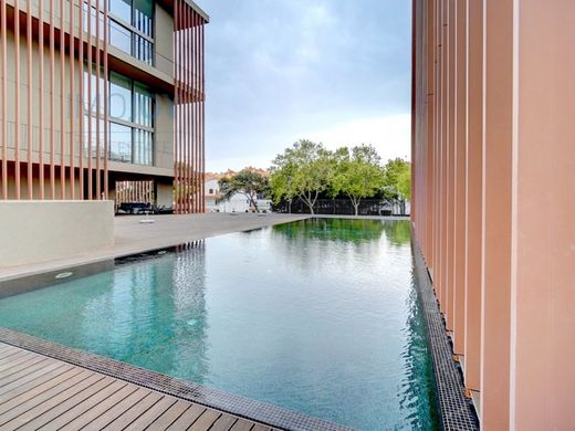 Apartment / Etagenwohnung in Cascais, Lissabon