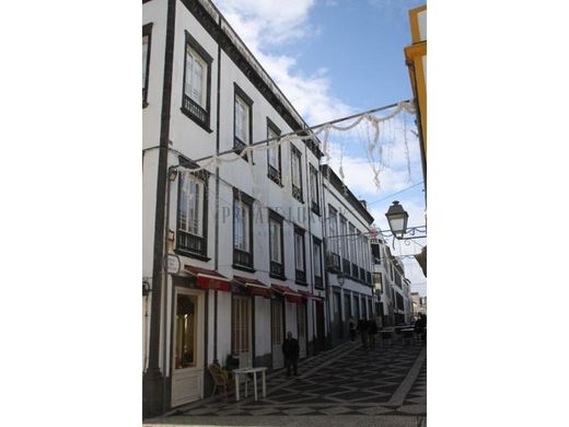 Edificio en Ponta Delgada, Azores