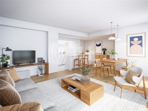 Apartment / Etagenwohnung in Oeiras, Lissabon