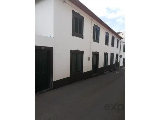 Luxury home in Santa Cruz, Madeira