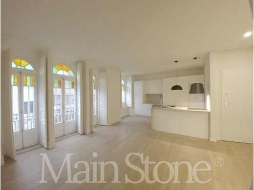 Apartment / Etagenwohnung in Santo António, Lisbon