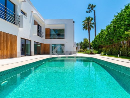 Luxury home in Charneca de Caparica, Almada