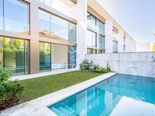 Villa Plurifamiliare a Cascais, Lisbona