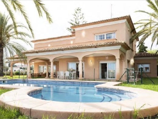 Villa in Villajoyosa, Alicante