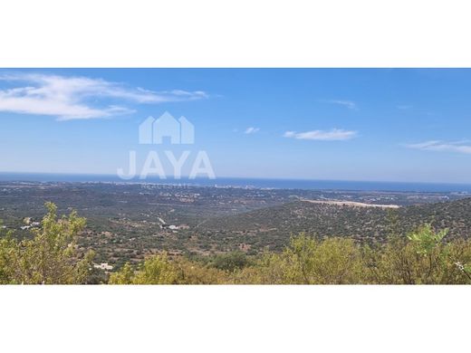 أرض ﻓﻲ لولي, Loulé