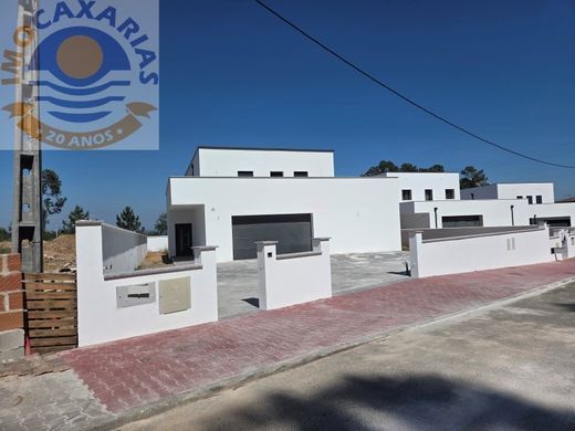 فيلا شبه مستقلة ﻓﻲ Vila Nova de Ourém, Ourém