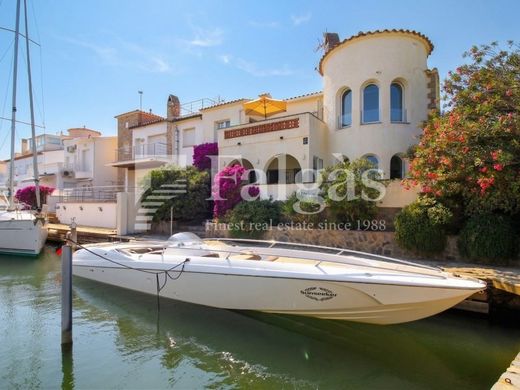 Luxury home in Empuriabrava, Province of Girona