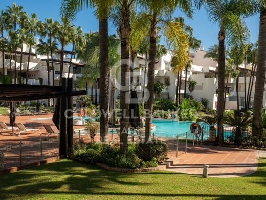 Apartment / Etagenwohnung in Marbella, Málaga