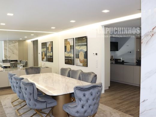 Casa Independente - Aroeira, Almada