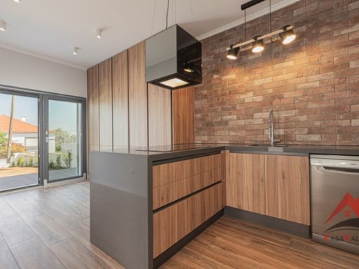 Dom jednorodzinny w Palmela, Distrito de Setúbal