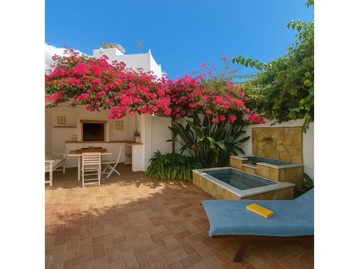 Estepona, マラガのマルチファミリーヴィラ