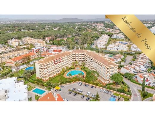 Apartment / Etagenwohnung in Loulé, Distrito de Faro