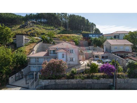 Casa de luxo - Mondim de Basto, Vila Real
