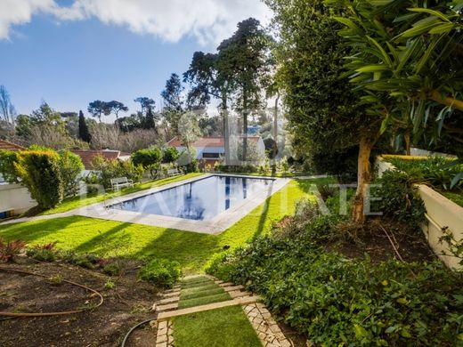 Apartment / Etagenwohnung in Cascais, Lissabon